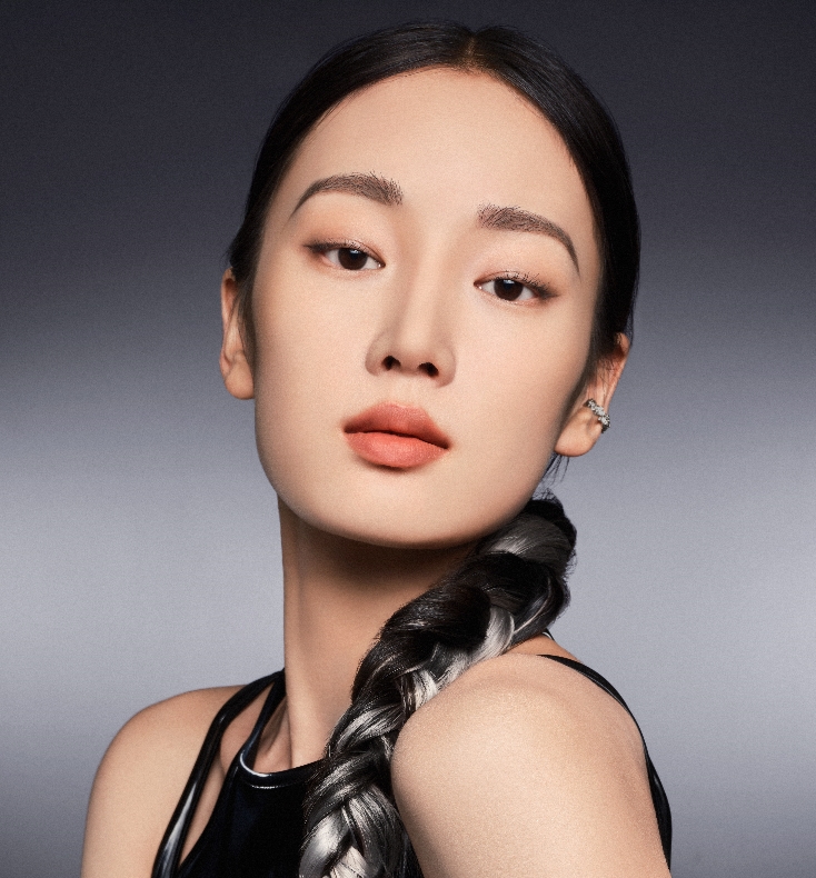 734x790-卡姿兰黑磁散粉13709.jpg