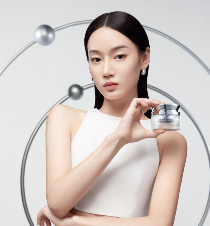 734x790-动能肽面霜模特B.png